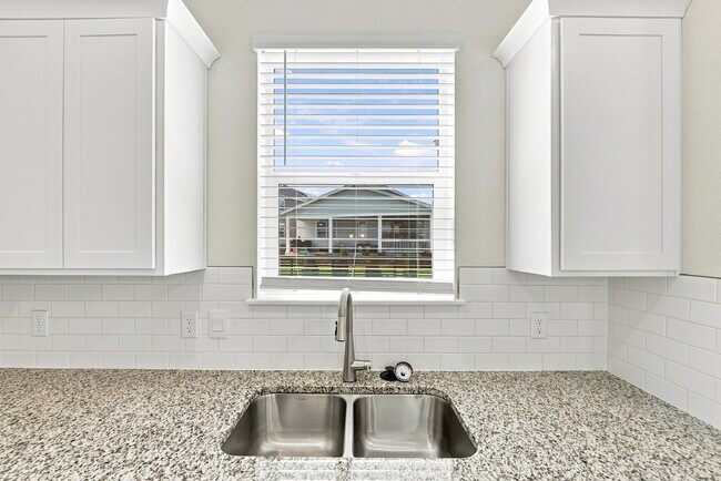 Building Photo - $2,845.95 with $300 Off the first month's rent, 4 Beds - 2.5 Baths, Single Family Home in Aurora ...