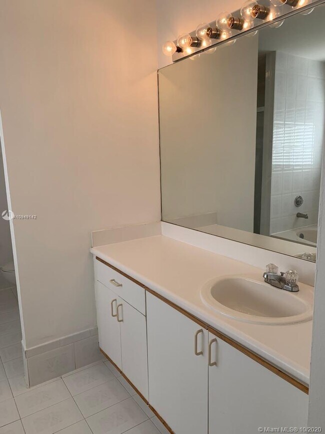 Building Photo - 3400 SW 153rd Ave