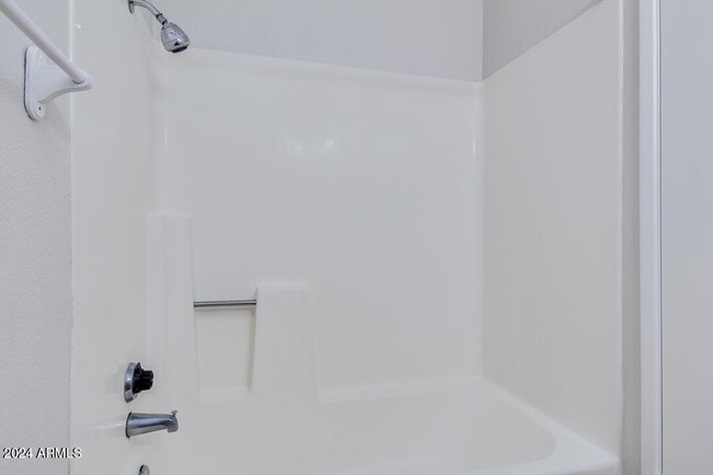 Building Photo - 195 N Cottonwood St