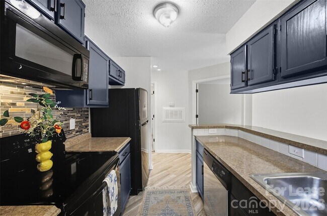 Building Photo - 8157 Cedar Glen Dr