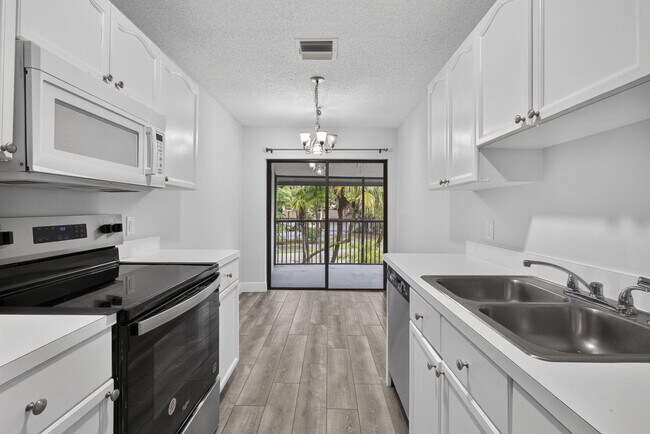 Building Photo - 12708 Shoreline Dr
