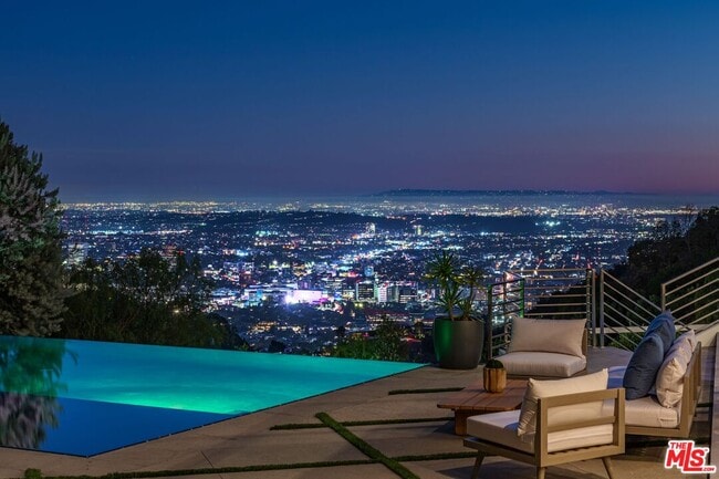 Building Photo - 1895 Rising Glen Rd