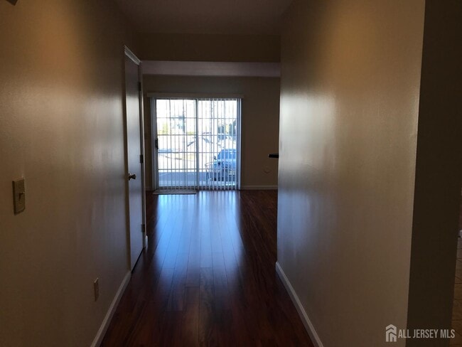 Building Photo - 601 Hampshire Dr