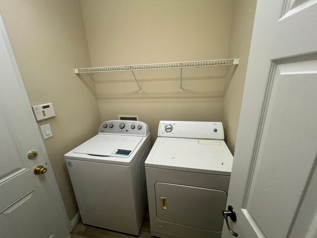 Building Photo - NLV Single Story - 4 Bdm