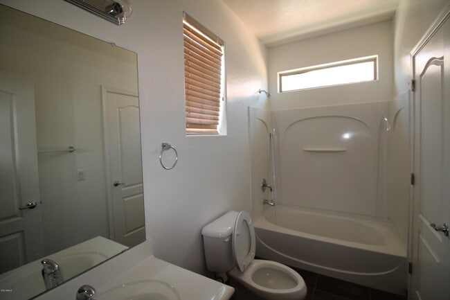 Building Photo - 3808 E Flower Ct