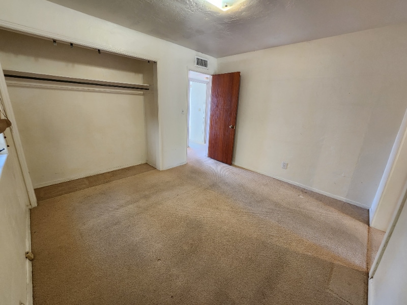 Building Photo - 4709 E Seneca St