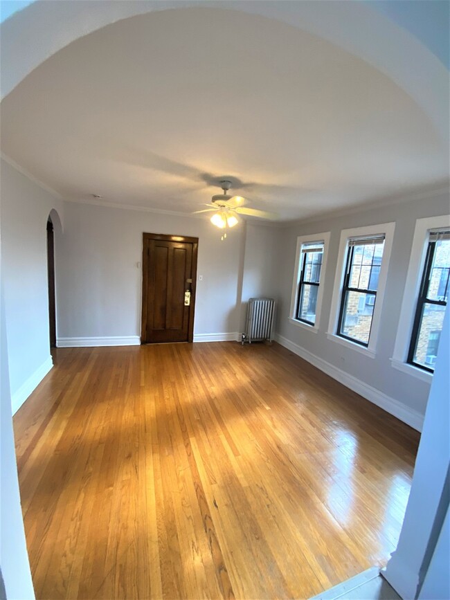 Building Photo - 4007 N Kildare Ave