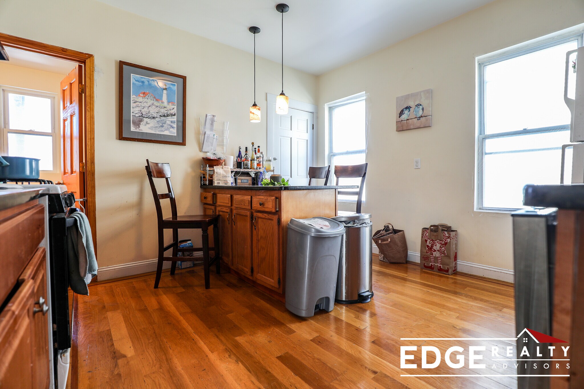 Building Photo - 44 Easton St