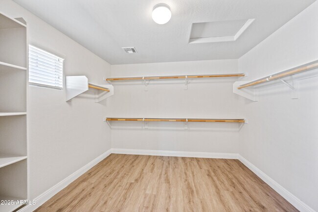 Building Photo - 2679 N Riley Rd