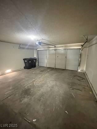 Building Photo - 372 Rushing Creek Ct