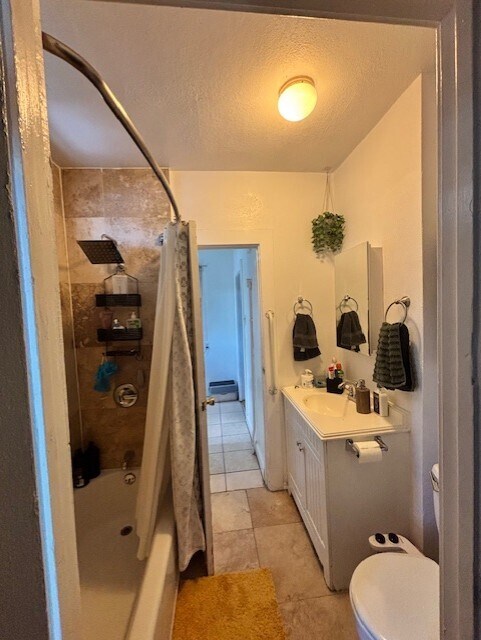 Building Photo - 909 W 1st St