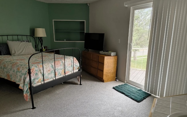 Building Photo - 2 Bedroom/1.5 Bathroom unit in Murray!