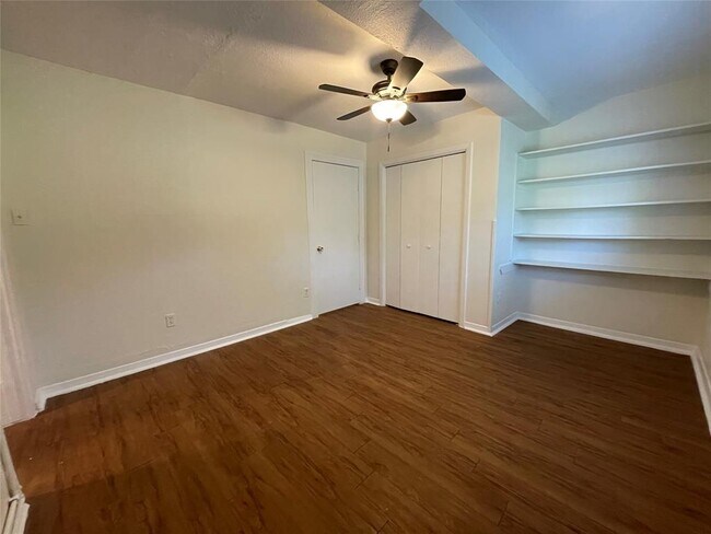 Building Photo - 3106 Duval St