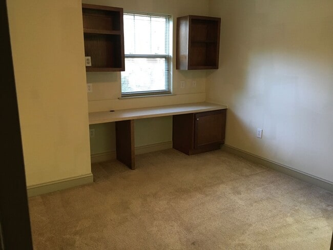 Building Photo - Crawford Falls, 401