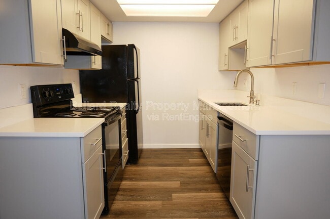 Building Photo - 6116 22nd Ave NW