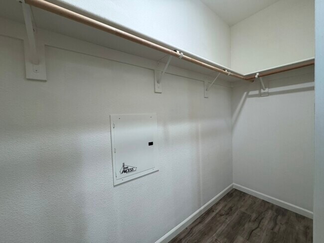 Building Photo - 6576 S Mariposa Ct
