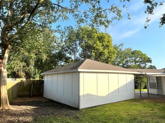 Building Photo - 11806 Kirknoll Dr