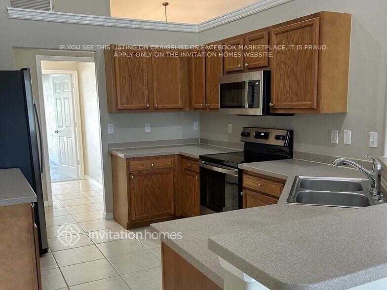 Building Photo - 4514 33rd Ct E