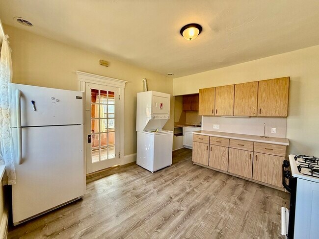 Building Photo - 84 Pearl St