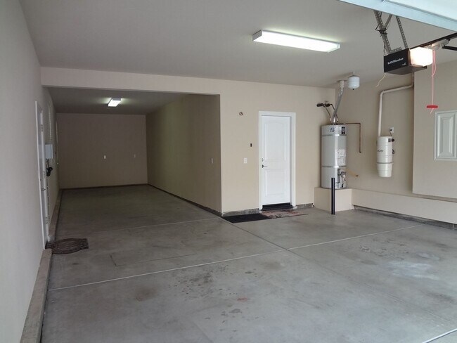 Building Photo - COMING SOON! Beautiful 5 bedroom Home in Lincoln Crossing Village!