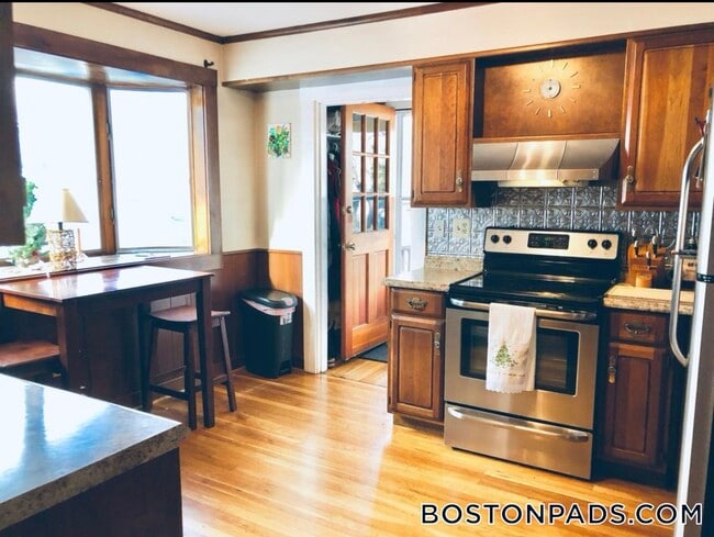 Building Photo - 17 Wyman Terrace