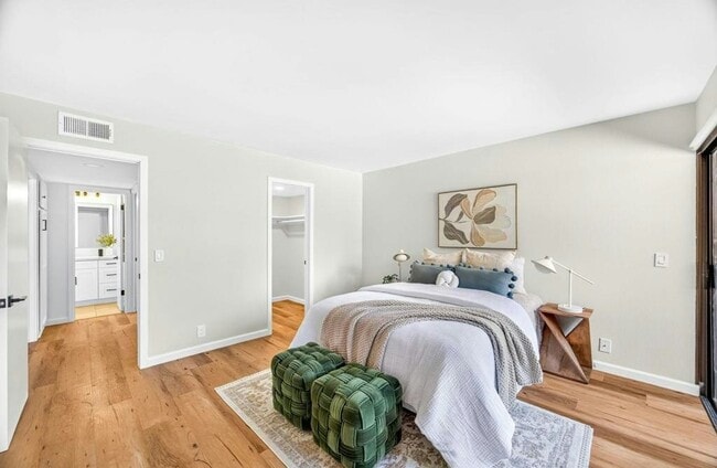 Building Photo - 2639 Pirineos Way