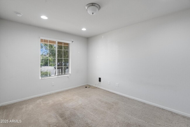 Building Photo - 2084 E Velvet Pl