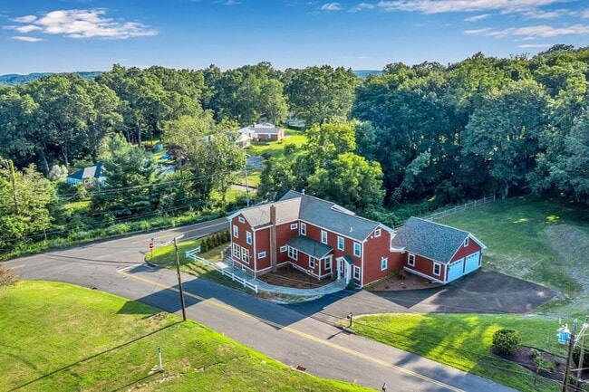 Building Photo - The Bassett House