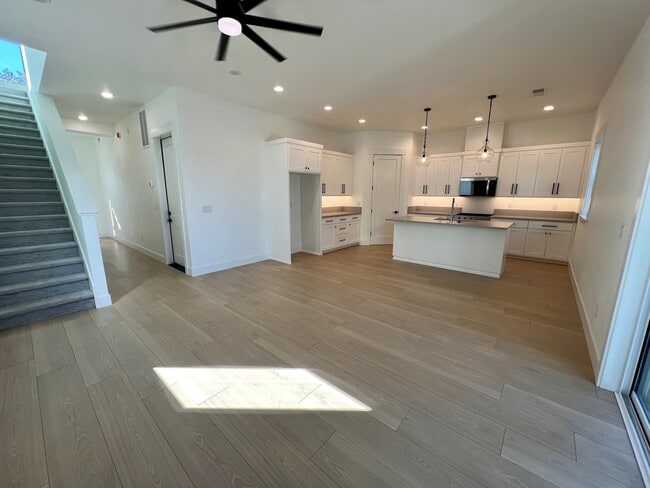 Building Photo - 313 Talons Dr