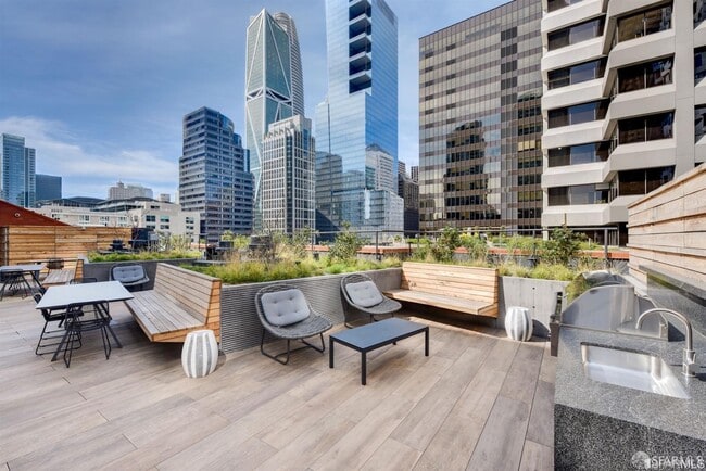 Building Photo - 280 Spear St