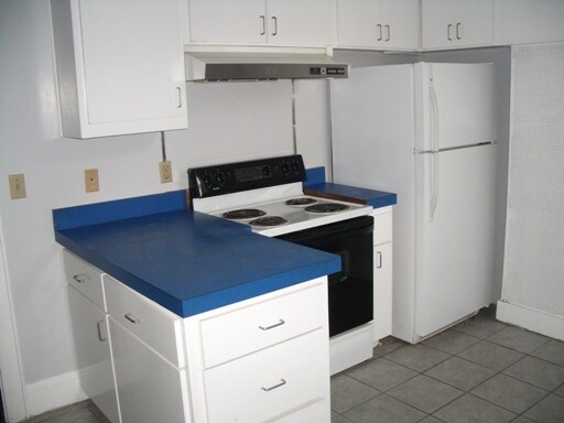 Kitchen - 412 E Liberty St