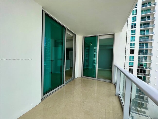 Building Photo - 300 S Biscayne Blvd