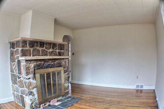 Building Photo - 43 Beckers Grove