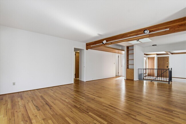 Building Photo - 1510 Barnard Rd