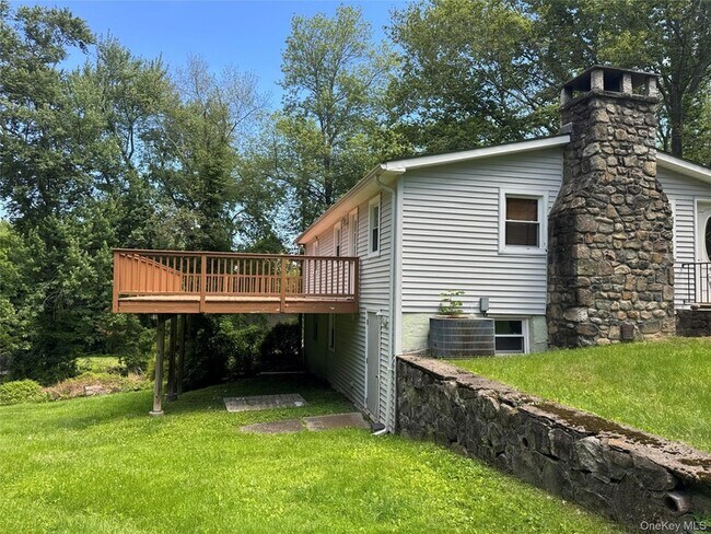 Building Photo - 55 S Hill Rd