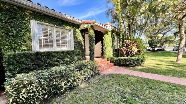 Building Photo - 5785 SW 54th Terrace