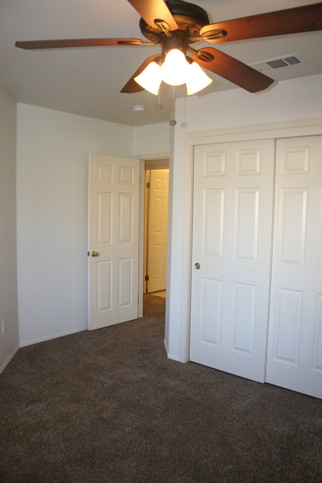 Building Photo - 703 Markham Way