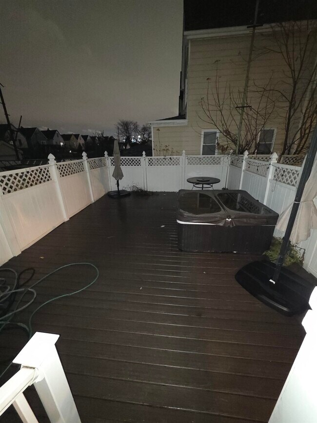 Building Photo - 365 Avenue A