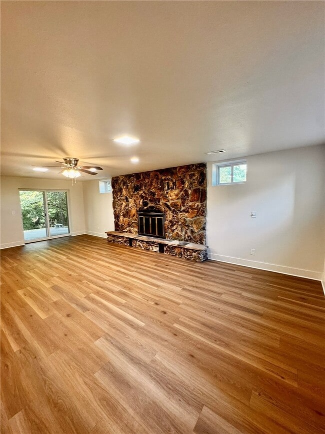 Building Photo - 14911 Dutchmans Dr