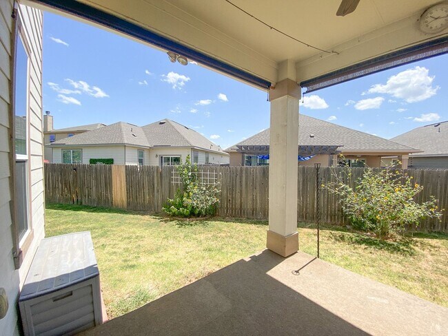 Building Photo - Beautiful 5 BR / 2.5 BA Home for Rent in A...