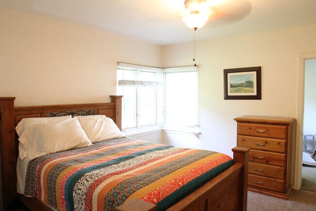 Building Photo - Beautiful Large Home in the Avenues