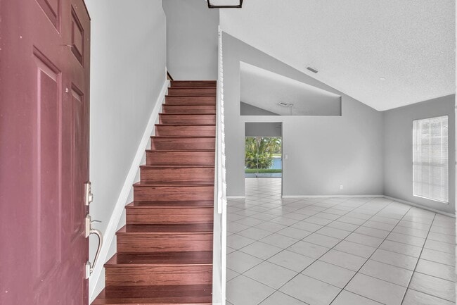 Building Photo - 22492 Middletown Dr