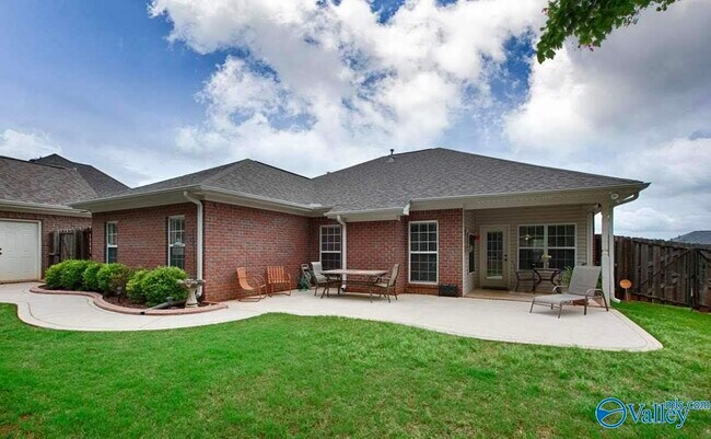 Building Photo - 119 Averbeck Ct