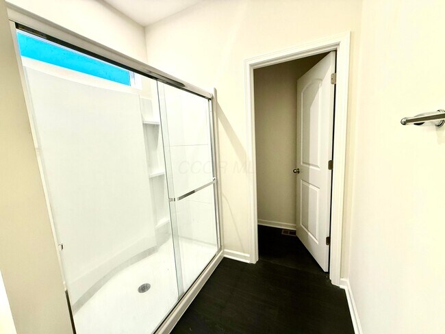 Building Photo - 1916 Pomodoro Dr