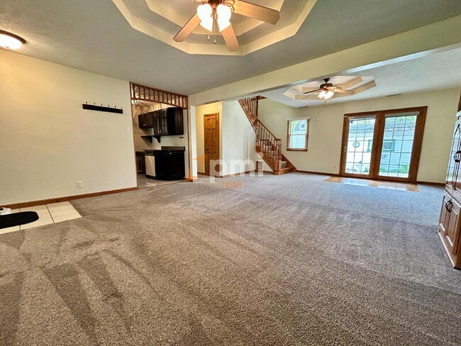 Building Photo - 5107 White Oak Terrace