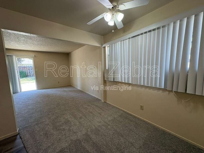 Building Photo - 1836 Cheyenne Dr