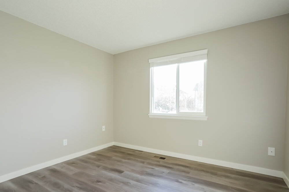 Building Photo - 12155 Elm Way