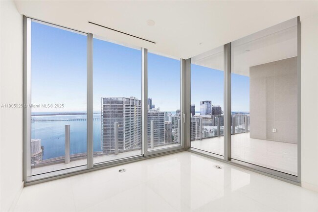 Building Photo - 300 Biscayne Blvd Way