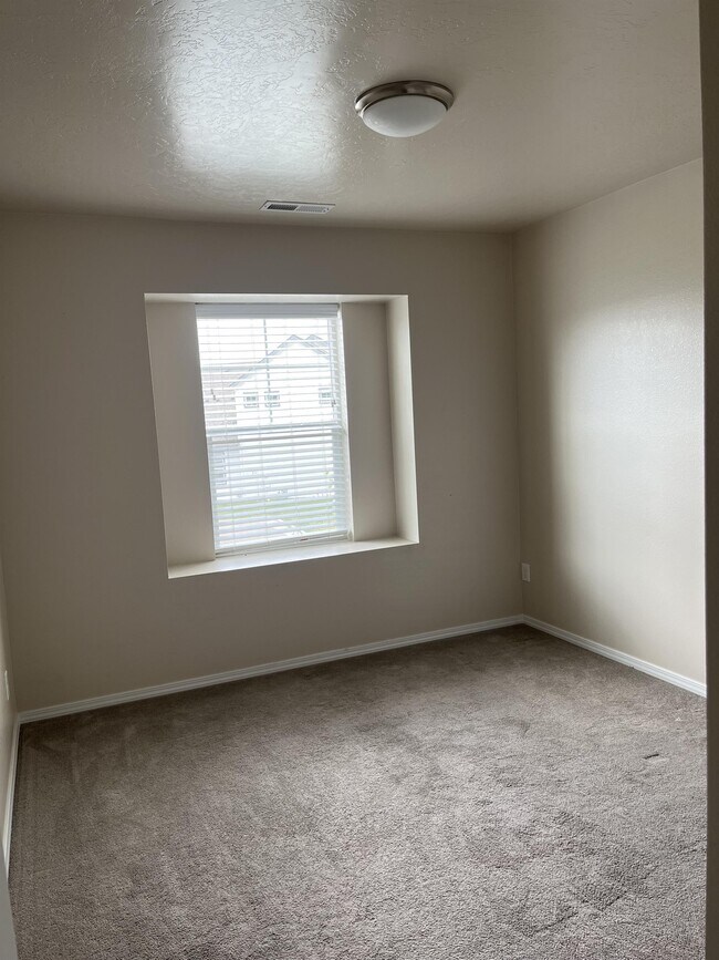 Building Photo - 13521 Palm Beach Dr