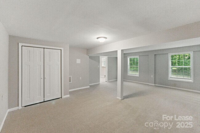 Building Photo - 7016 Wannamaker Ln